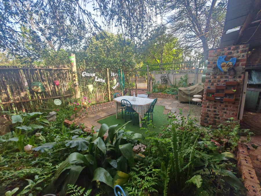 8 Bedroom Property for Sale in Fleurdal Free State